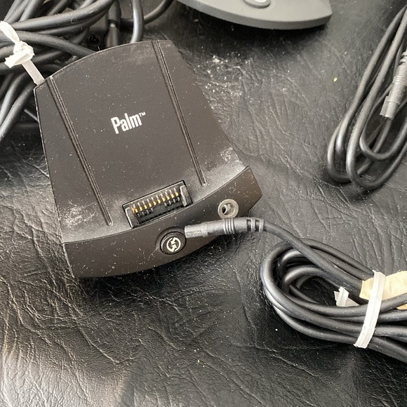 Four palm stations to charge your palm pilot - Picture 7 of 8